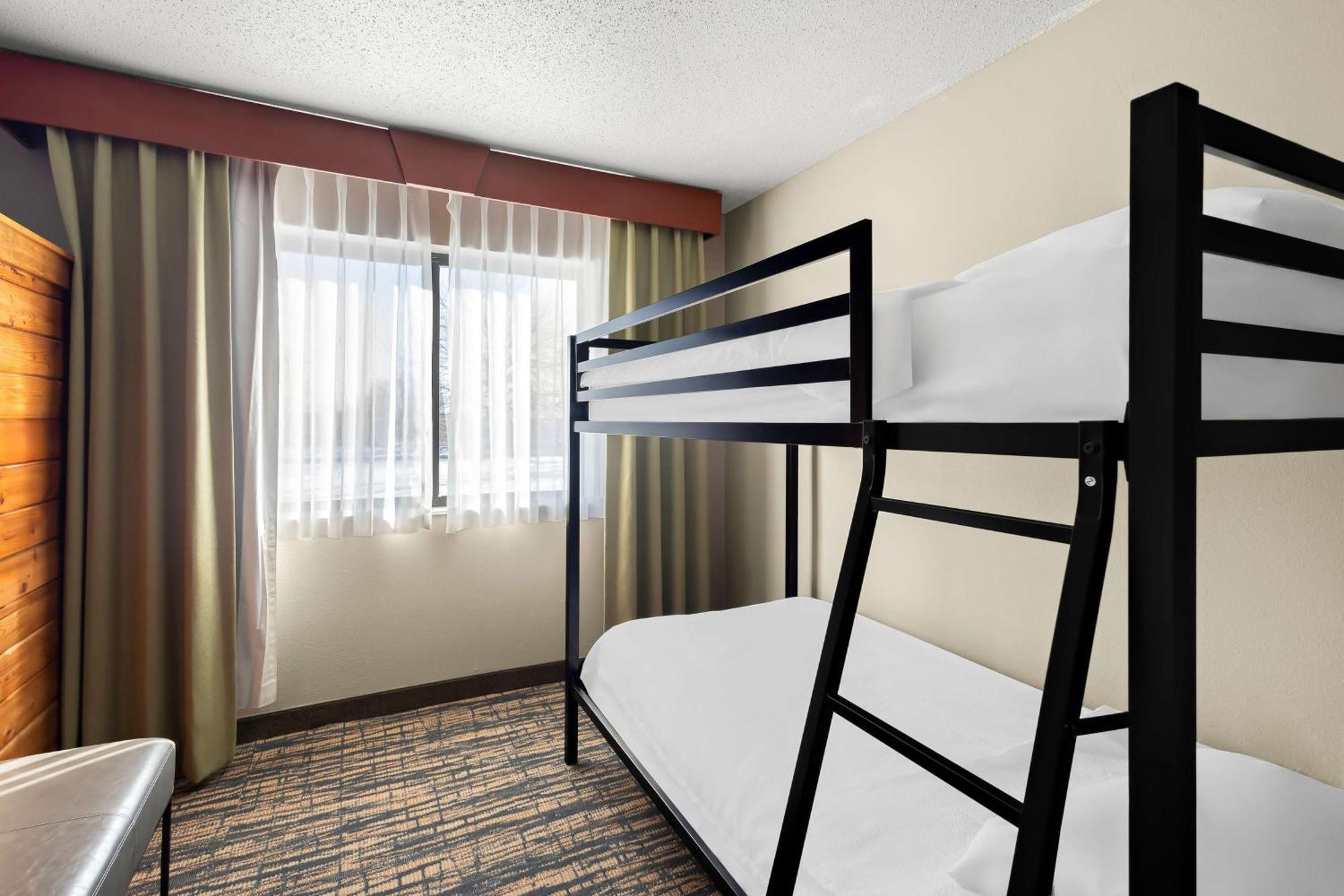 Best Western Fremont Angola I-80 90 Toll Road Exterior photo